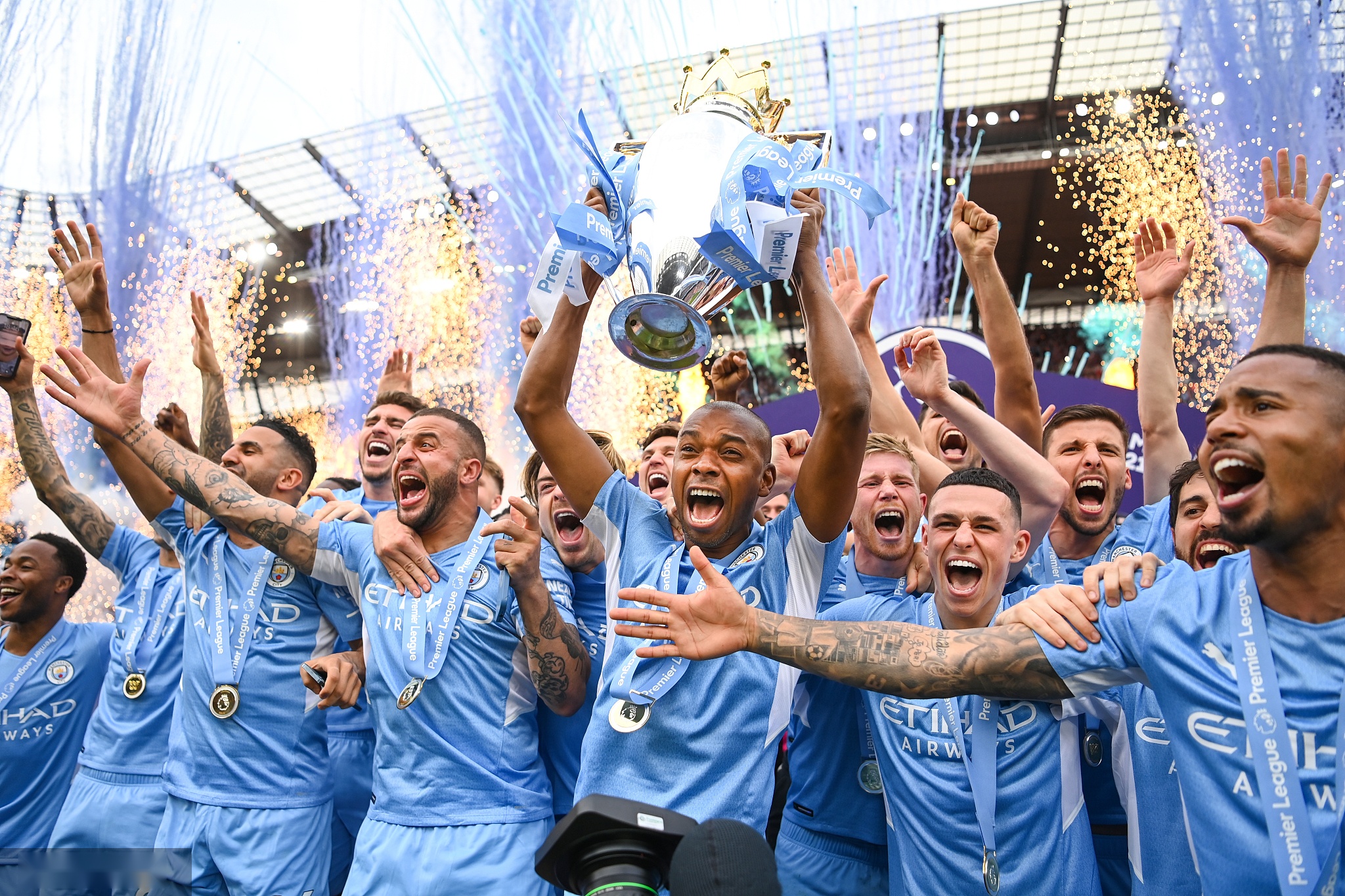 许多人质疑 许多人质疑