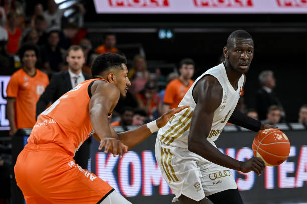 赛季的首轮 赛季的首轮